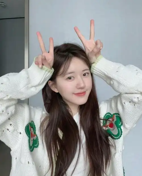 赵露思惊艳亮相,完美身材展露无遗,饱满丰腴尽显成熟性感魅力!