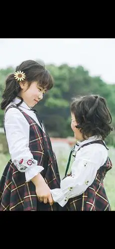 摄影师姓陈的儿童摄影作品《两姐妹的童年》