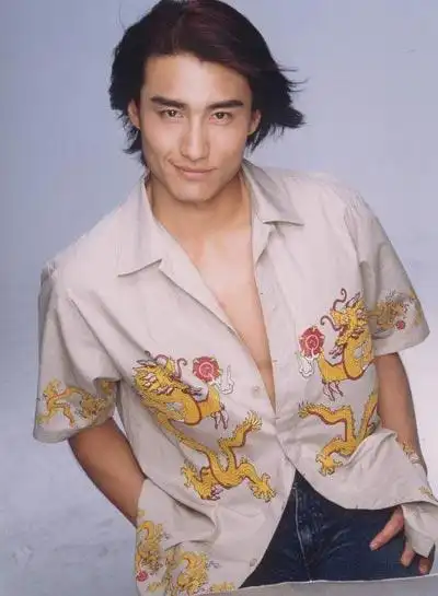 关于胡兵个人资料简介图片的配图及描述