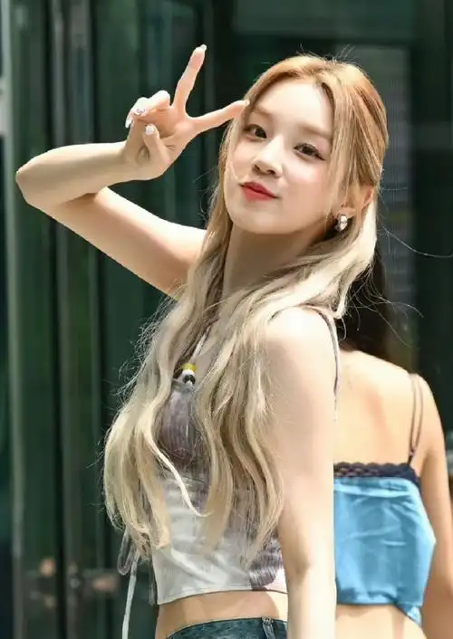 gidle两点出逃上班路透##宋雨琦两点出逃上班路透##gidle宋雨琦