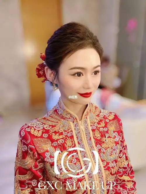 新娘婚礼跟妆 出门第一套造型 中式秀禾造型