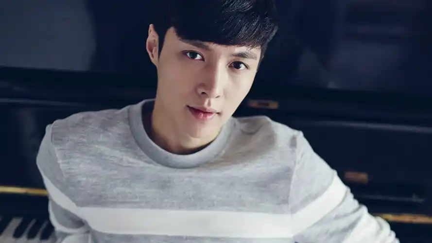 张艺兴 明星风尚壁纸【6】