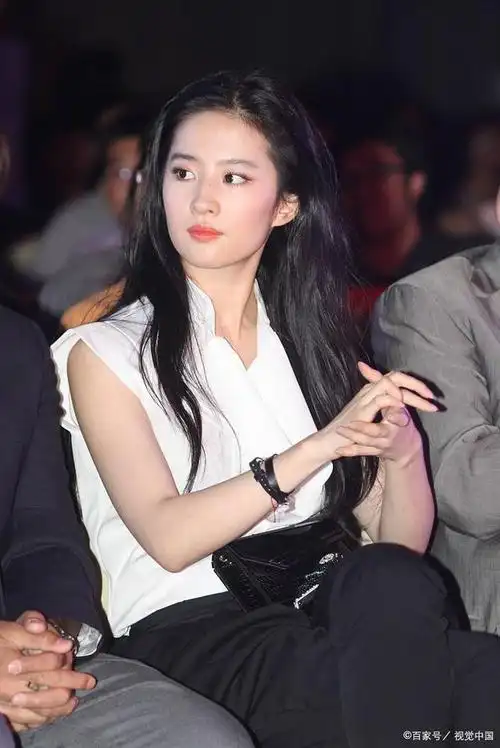 刘亦菲:美女也有黑历史?让你大跌眼镜的女神成长之路!