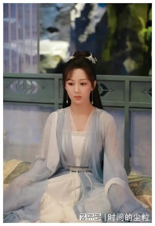 杨紫《沉香重华》的古装造型,打破了我对她"美貌"的认知!