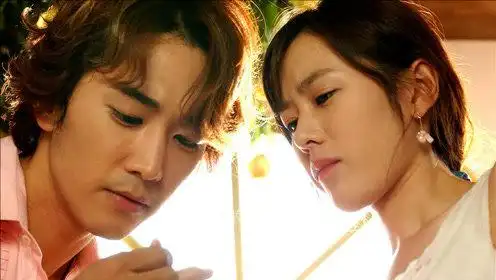 夏日香气:孙艺珍与宋承宪颜值巅峰太养眼了