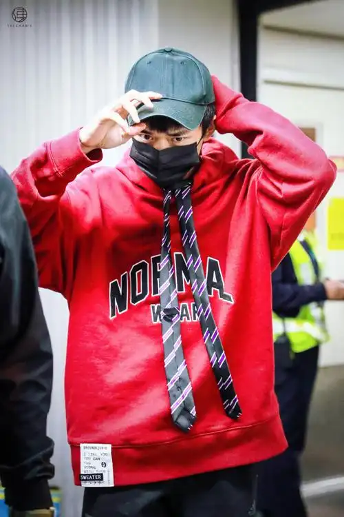 易烊千玺成都##易烊千玺送你一朵小红花