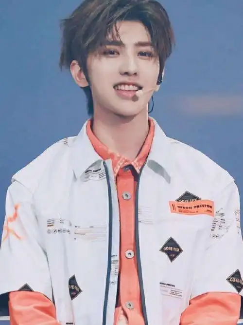 正牙正脸一步到位 蔡徐坤肯定没有动下巴,五官跟刚_圈子-新氧美容