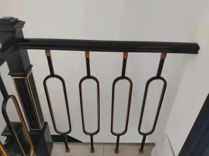 新款铁艺楼梯扶手