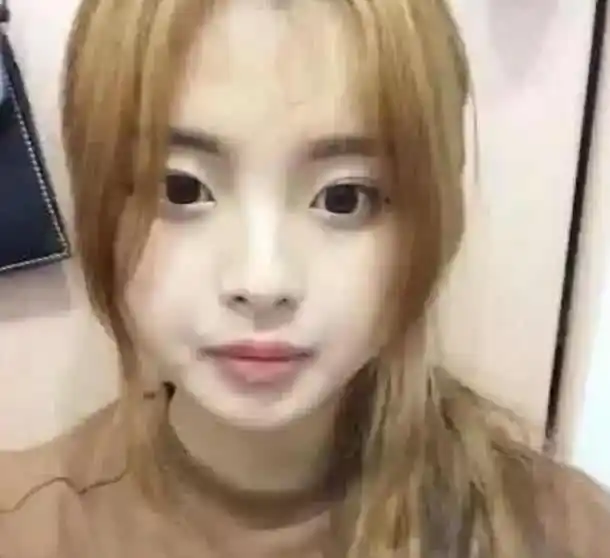 杨超越早期打工照流出,村花形象一下全暴露,网友:本人没错了!