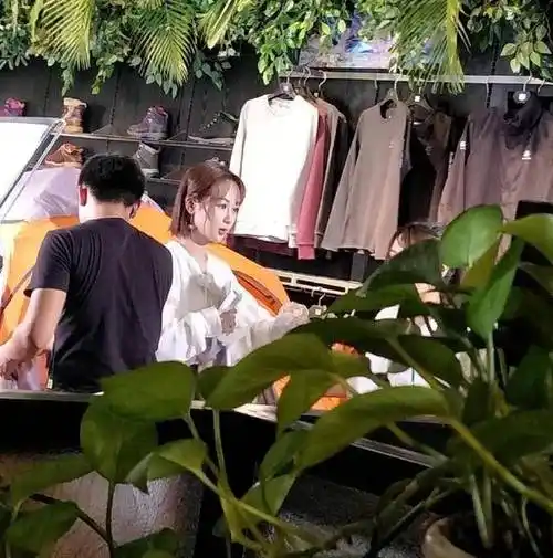 杨紫马天宇新戏路透曝光,穿与邓伦同款上衣,与马天宇cp感满满_片场