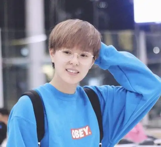 sunnee杨芸晴我就是自己最大的黑粉素颜最美怎么滴