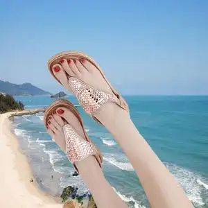 夹脚水钻凉鞋女图片