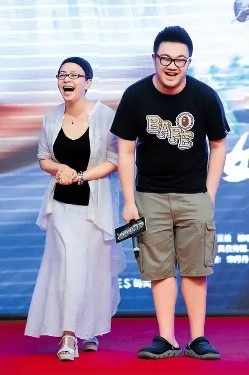 宋丹丹与三婚老公同框!