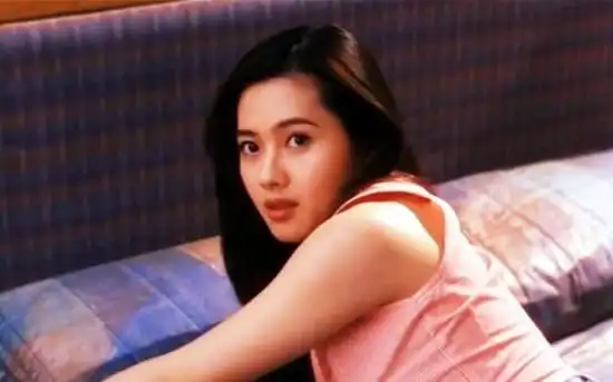 清纯女星当小三,"1个月52次"榨干情夫!22岁漂亮女儿近照曝光