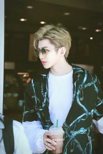 我不管,坤坤最帅,坤坤是我的小可爱!