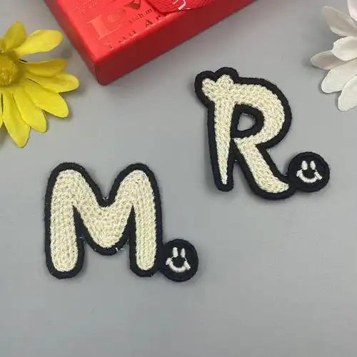 经典绣花字母布贴英文包包围巾布贴牛仔裤外套补丁贴工厂批发