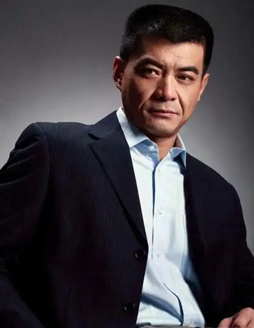 娱乐 星闻王新军是实力派演员,最近有网友爆料王新军的前妻是关牧村