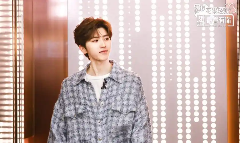 蔡徐坤最新帅气壁纸_青春有你2wuli坤坤