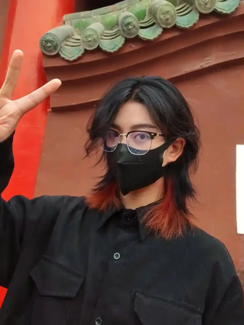 我宣布狼尾鲻鱼头这个发型不存在尴尬期#女生帅起来 #禁欲系  - 抖音