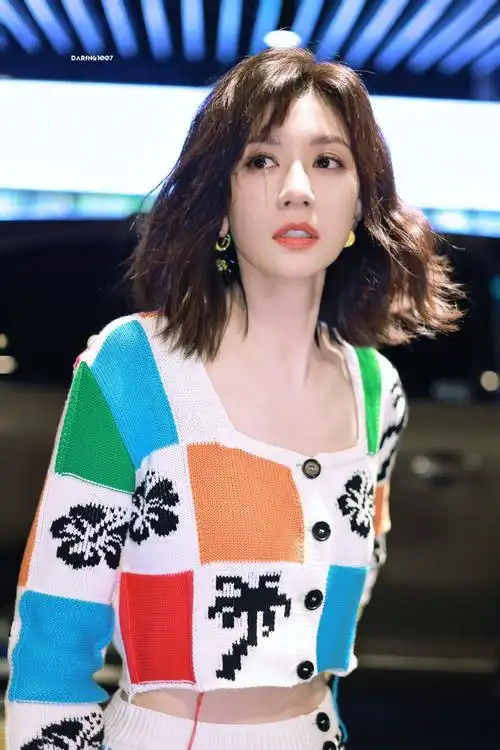 96@贾静雯比昨天的雯雯更漂亮的只有今天的雯雯!