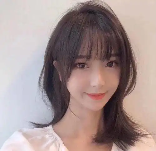 搞定长脸头发怎么梳都好看 2021长脸女生时尚修颜刘海中发设计