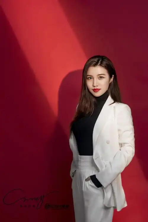 霸道女总裁的形象照