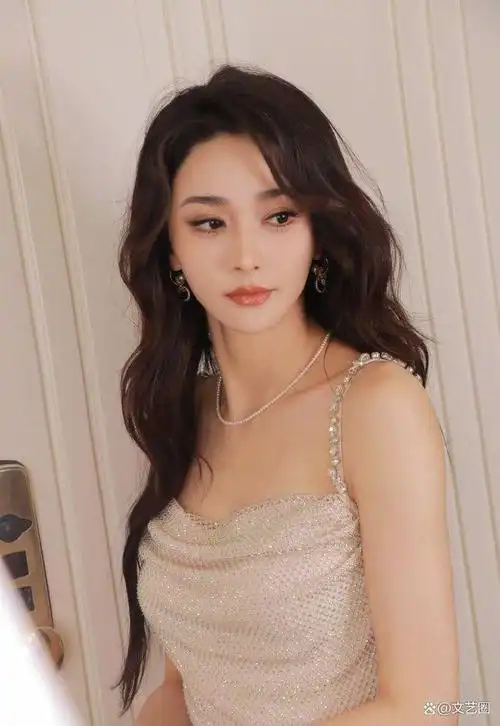 被拍到在陈冰家脱衣服与其亲密,网友呼吁陈冰去体检