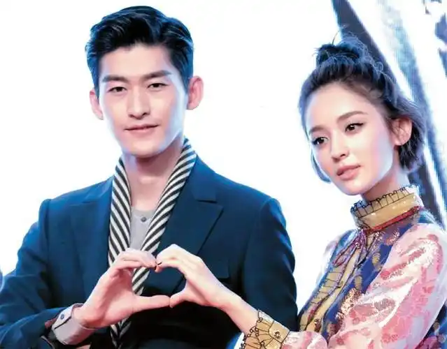 这一波狗粮撒得很甜,但没想到张翰前女友郑爽的粉丝却