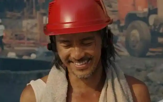 如果周星驰的电影长江七号里有这么一顶智能安全帽结局会不会不一样