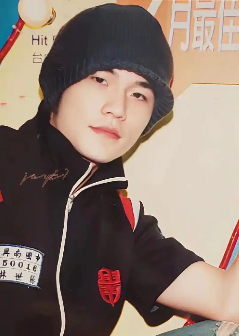 今天适合甜甜的园游会 #周杰伦 #头像 - 抖音