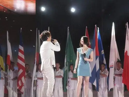 沙宝亮姚贝娜唱响世界大学生运动会倒计时晚会