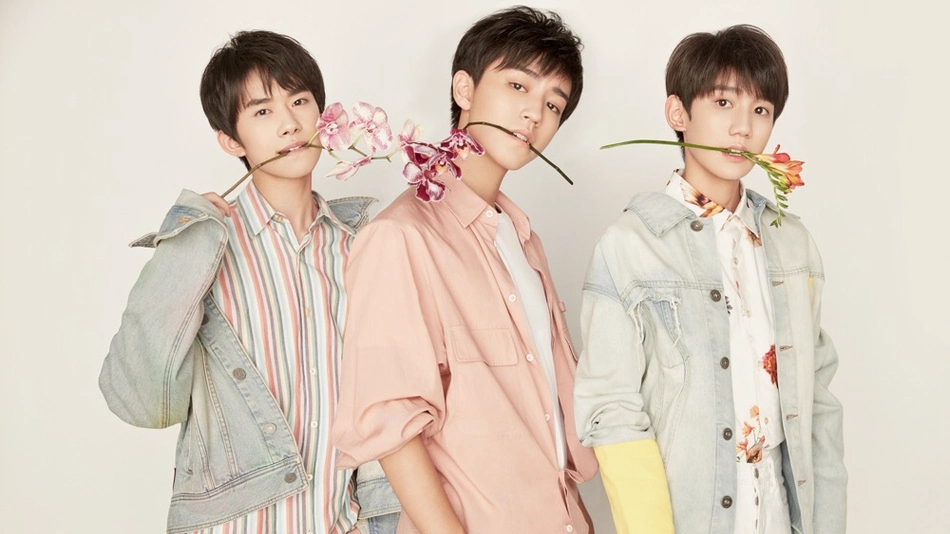 tfboys四周年写真曝光 三小只变身吃花少年