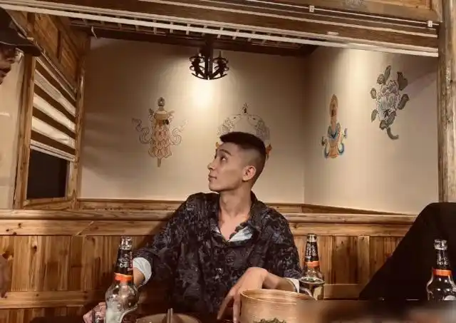 段宏楠触电身亡后出现气愤一幕,被嘲讽喜欢要礼物,女