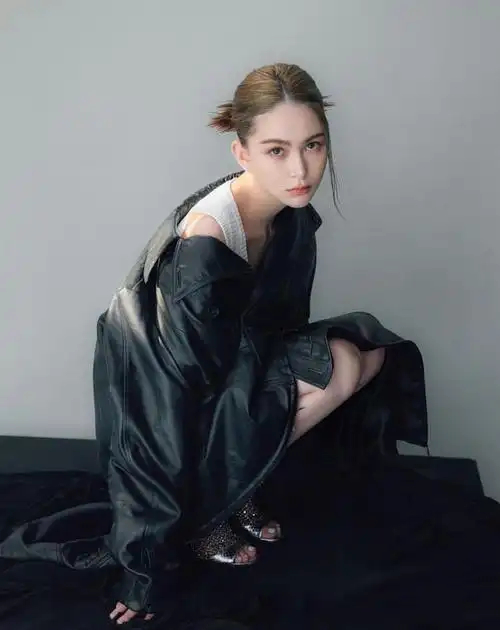 昆凌个人简历详解(近期高调复出!穿破洞衣秀事业线) | we生活