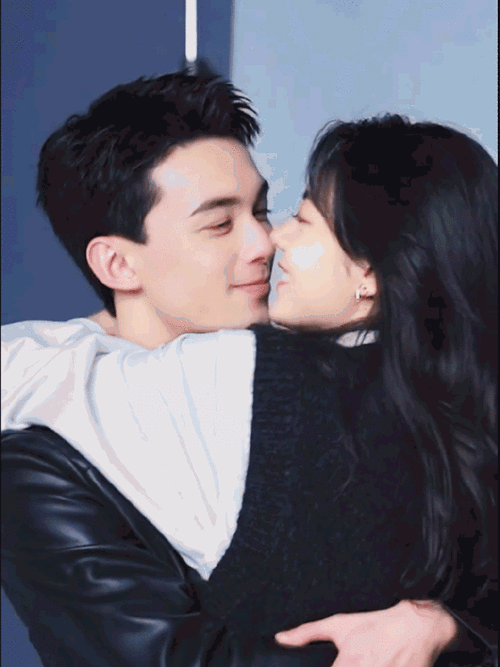 在暴雪时分定档0202##在暴雪时分定档##吴磊赵今麦车窗吻