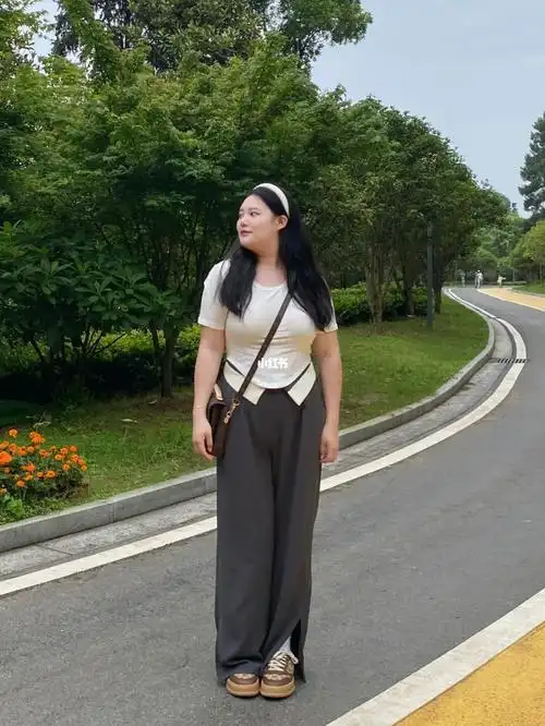 165cm150斤简单又修身的穿搭