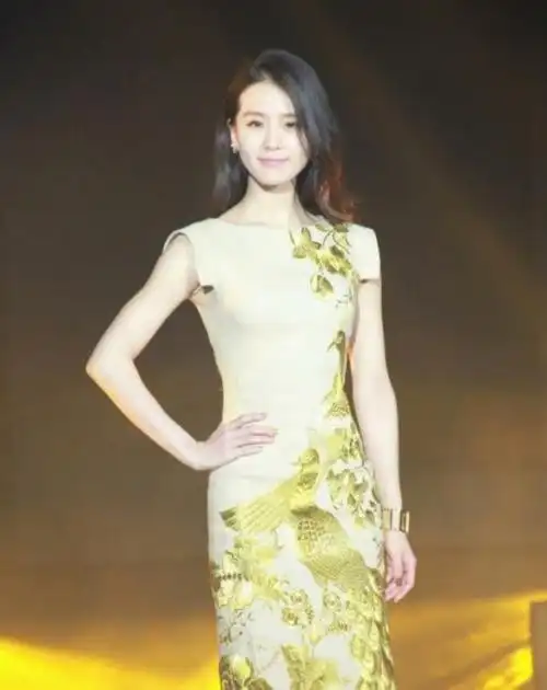 女星的旗袍造型 刘诗诗温婉恬淡知性大方