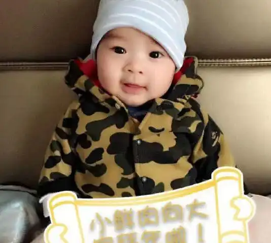 黄晓明和baby的儿子曝光小海绵长得像爸爸网友很意外