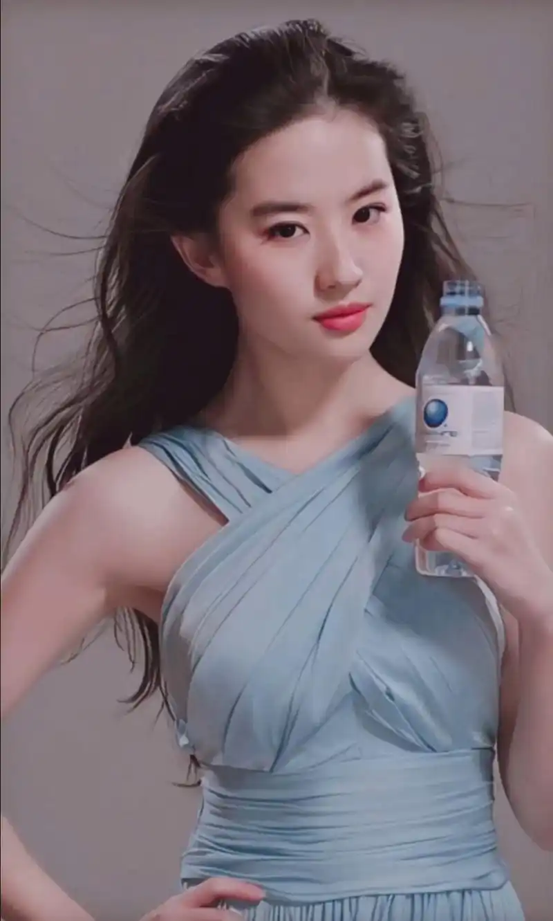 刘亦菲 矿泉水代言人#宝格丽全球代言人刘亦菲 #因为刘亦菲 - 抖音