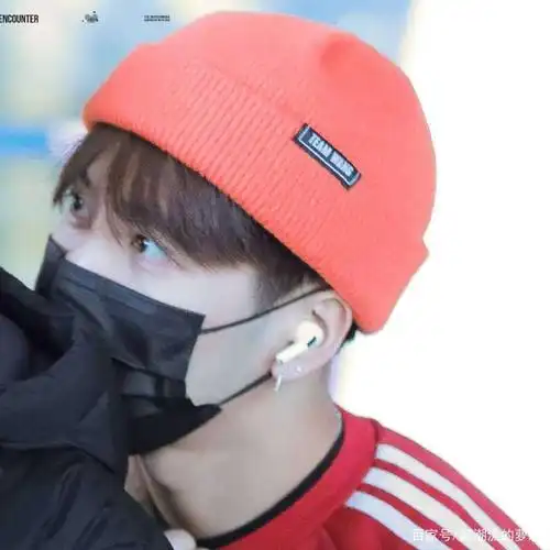 有一个毛线帽大户叫做——王嘉尔