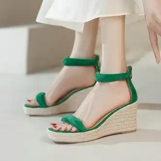 鞋靴>时尚女鞋>女士凉鞋>其它女士凉鞋>古鑫鳯>古鑫鳯羊皮坡跟凉鞋女