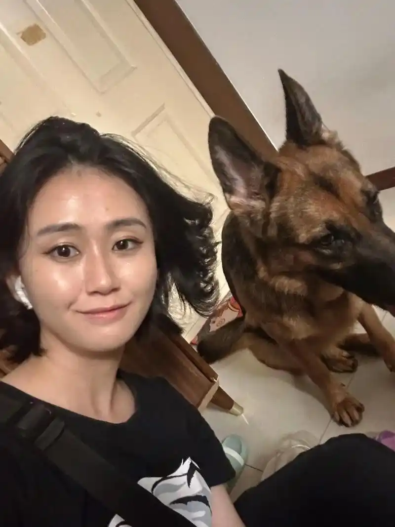 臭姐姐你要拍多少张照片才带我出门溜溜啊."走,出门溜溜,跟姐 - 抖音