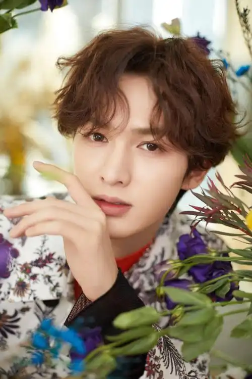 朱正廷风格大赏造型九宫格出炉 卷毛小王子时尚度满分!