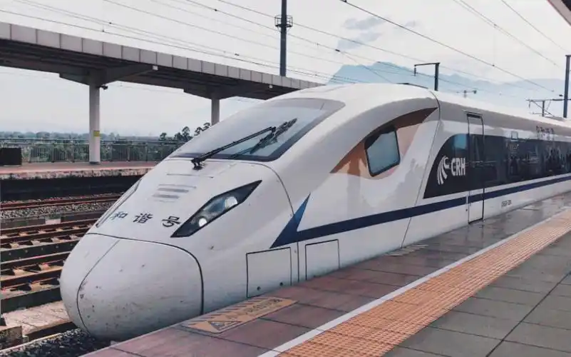 成都局crh3a动车组担当的峨眉山-成都东c6264次准时进入峨眉车站