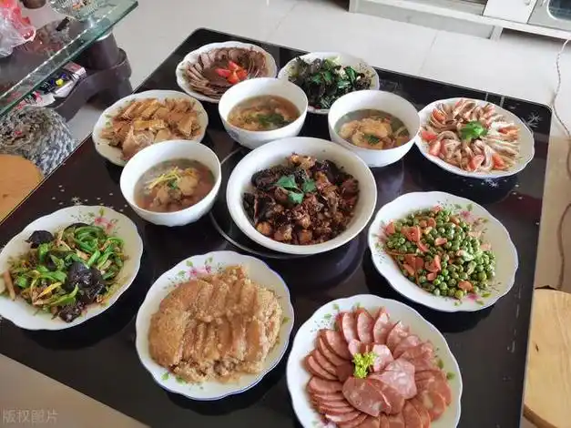 我过生日儿媳没来,儿子一个人来的,问明原因,我扇他两个大嘴巴