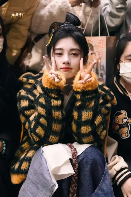 鞠婧祎姜黎非##鞠婧祎隔空笔芯##鞠婧祎真诚最打动人##鞠婧祎探班