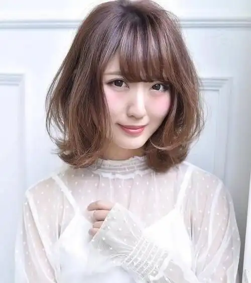 9款适合脸大脸圆女生的发型,时尚减龄又显气质,主要是显脸小