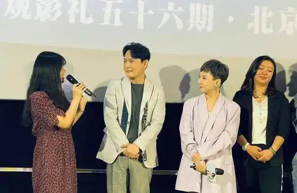 这里特别提醒下在言承旭被安排相亲的戏份中,有戚薇的客串,短短几分钟