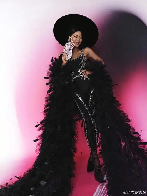 吉克隽逸身材曲线谁懂啊!|吉克隽逸|曲线|身材_新浪新闻