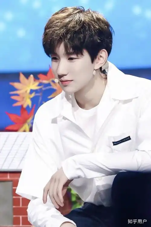 王源有哪些让你惊艳到的照片?